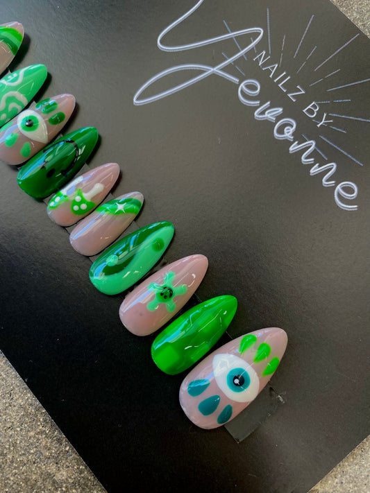 Trippy Green Nail Art